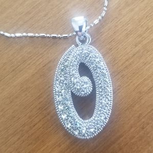 "O" Silver toned necklace